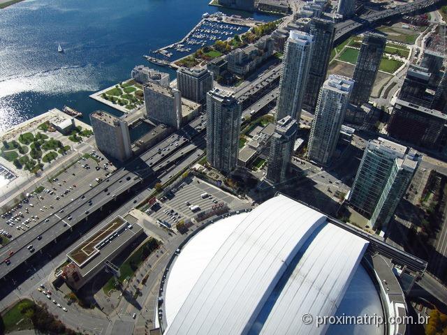 Rogers Centre visto do andar mais alto da CN Tower - Toronto