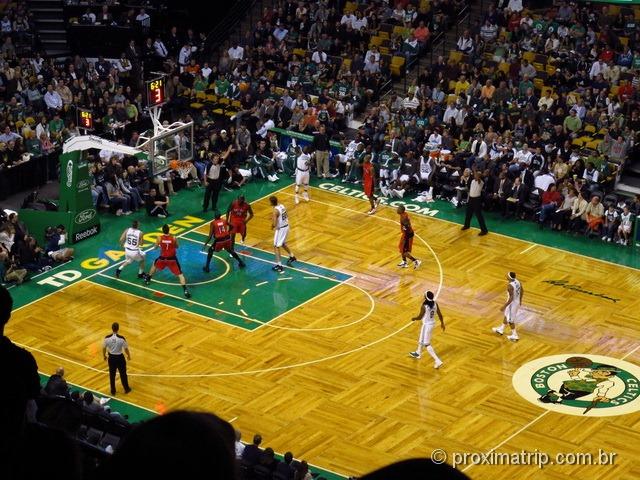 Um jogo de basquete nos EUA: Boston Celtics no TD Garden