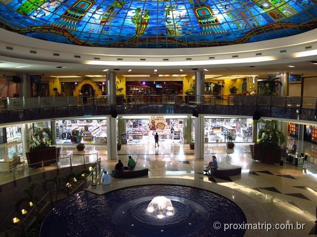 Shopping Kukulcan Plaza - vitral com simbologia maia