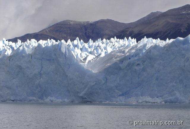 passeio de barco próximo as paredes do glaciar Perito Moreno - foto 2