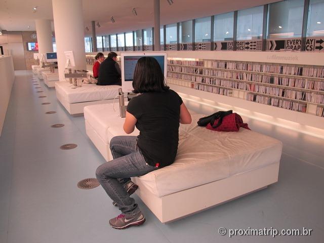 Openbare Bibliotheek por dentro - sofás, imacs... - Amsterdam - foto 2