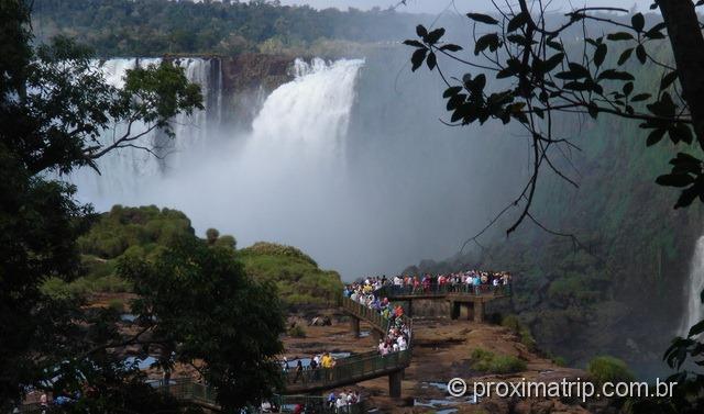 Passarelas em Foz do Iguaçu sem água (época de seca julho/agosto)