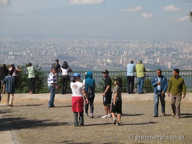 Mirador base do Pico do Jaraguá - ótima vista da cidade de São Paulo