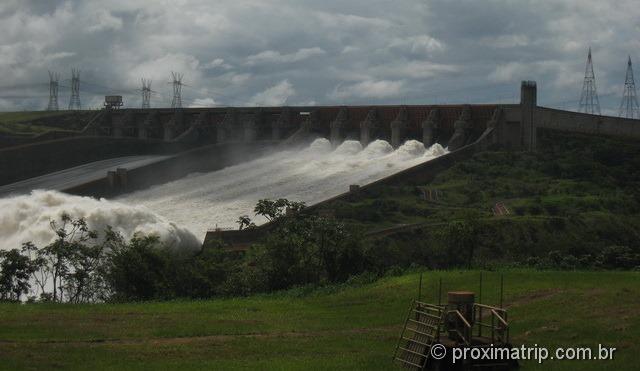 Vertedouro da usina de itaipú - Foz do Iguaçu