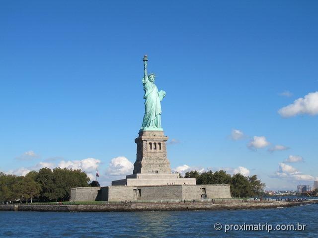 Estátua da Liberdade fotografada do Statue of Liberty Harbor Cruise - Nova Iorque