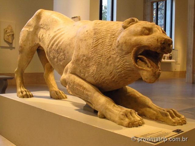 Escultura de felino - Grécia - Metropolitan Museum of Art - Nova York