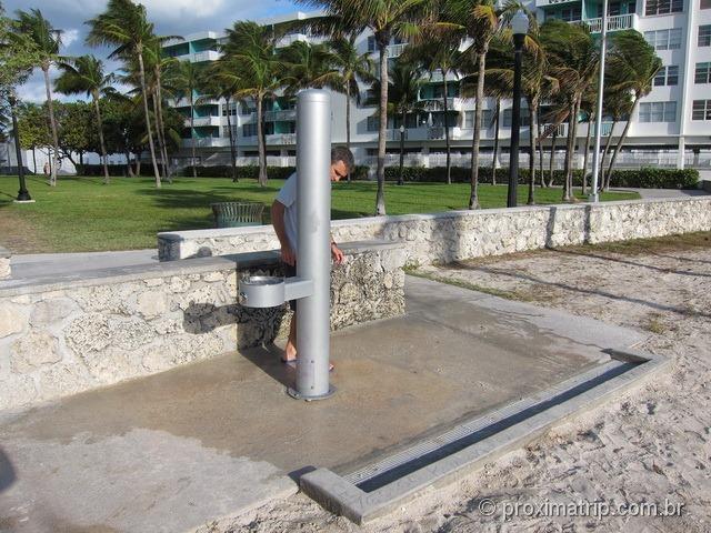 Miami South Beach - chuveiros e torneiras para tirar a areia dos pés