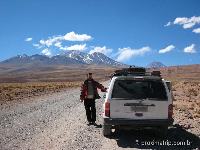 Estrada de ripio - acesso às Lagunas altiplanicas Miscanti e Miñiques - deserto do Atacama