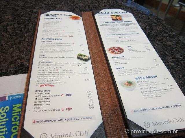 Menu de lanches - sala VIP Admirals Club (portão D15) no Aeroporto internacional de Miami - MIA