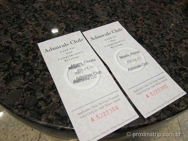 Tickets drinks de cortesia - sala VIP Admirals Club (portão D15) no Aeroporto internacional de Miami - MIA