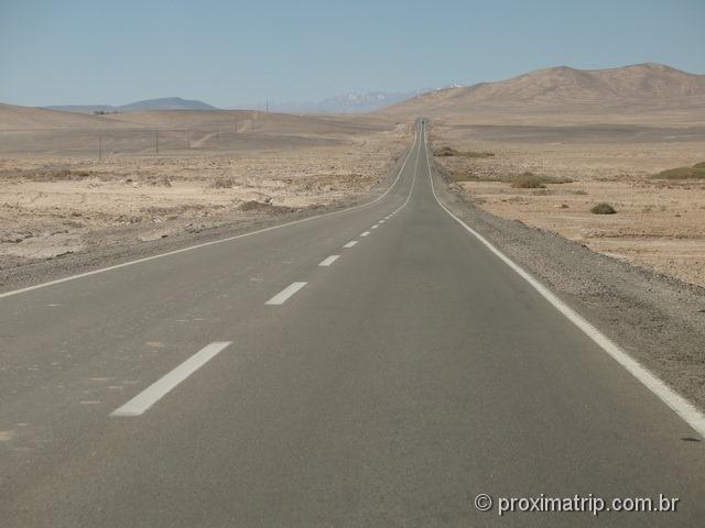 Ruta 5 Panamericana norte atravessando deserto Copiapó Antofagasta