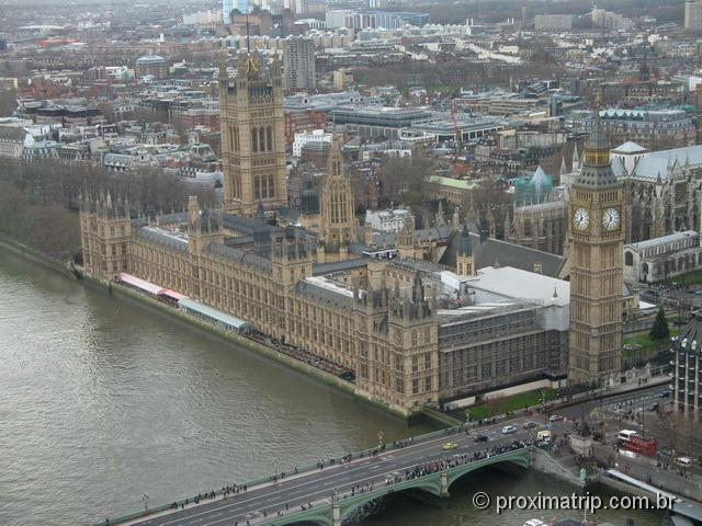 Vista do Parlamento Inglês e Big Ben, de dentro do London Eye