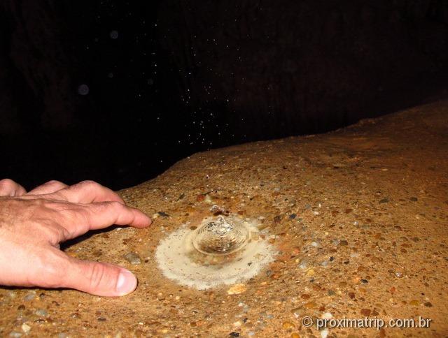 formação de uma estalagmite - gota a gota caverna do diabo