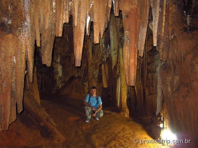 Estalagtites quebradas na Caverna do diabo