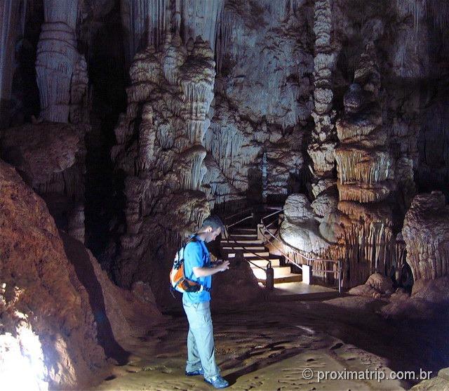 Caverna do diabo - intra estrutura, iluminação e passarelas