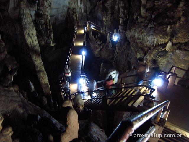 Caverna do diabo - intra estrutura, iluminação e passarelas