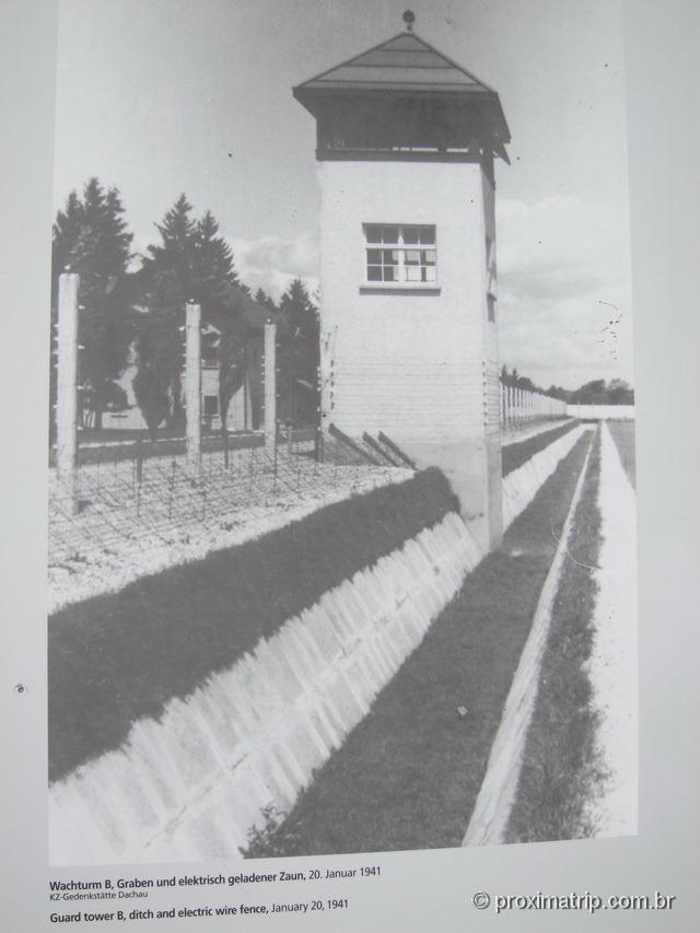 Dachau: a torre de Guarda, a vala e a cerca elétrica… em 1941