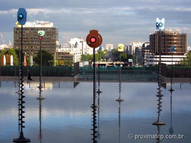 A belíssima fonte de Takis - La Défense, Paris