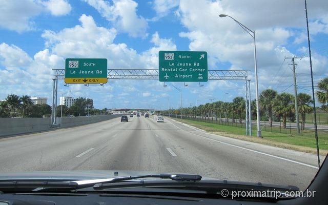 Como dirigir em Miami e Orlando, nos EUA – conheça as leis e regras de trânsito