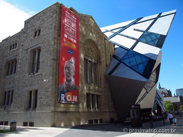 fachada ROM Royal Ontario Museum Toronto