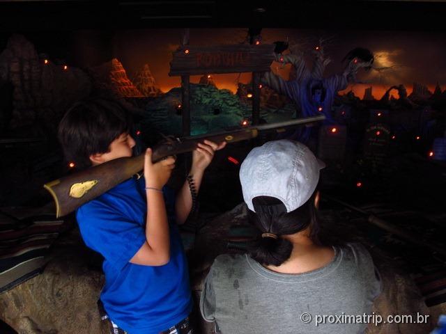 Brinquedo de tiro ao alvo no Magic Kingdom - Disney Orlando