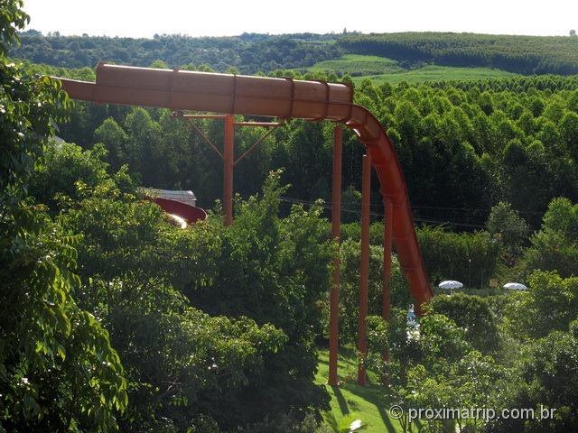 Toboágua no vertical Parque aquático Thermas Water Park - Águas de São Pedro