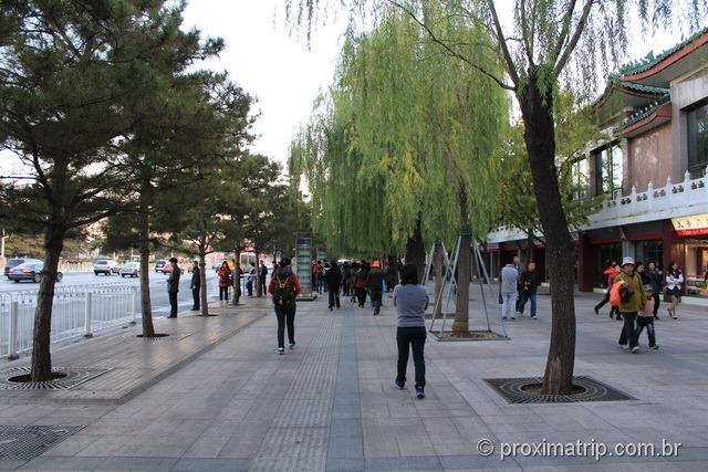 Rua ao lado da Praça da Paz Celestial - Pequim - China Tian’an Men