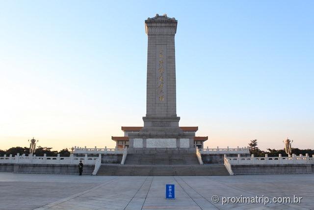 Monumento aos heróis do povo - Praça da paz Celestial - Pequim