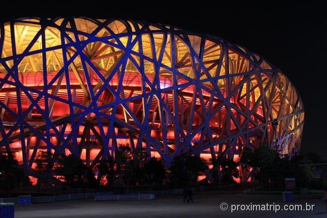 Pequim: Estádio Olímpico Ninho de Pássaro (bird’s nest) a noite