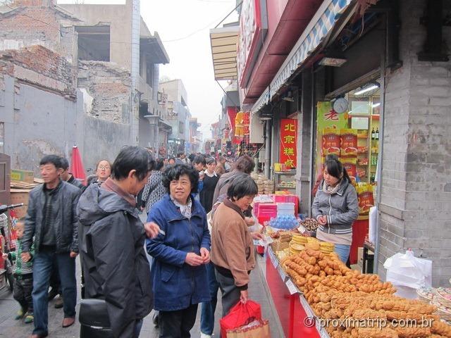 barraquinhas com snacks chineses - Pequim