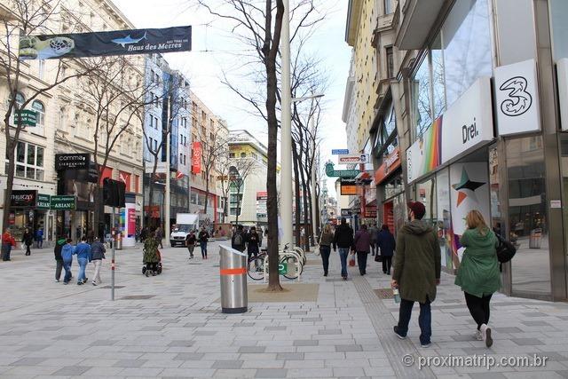 foto: Loja de telefonia celular da Drei em Viena, na Mariahilfer strasse