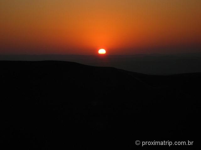 Pôr-do-sol no deserto de Ica