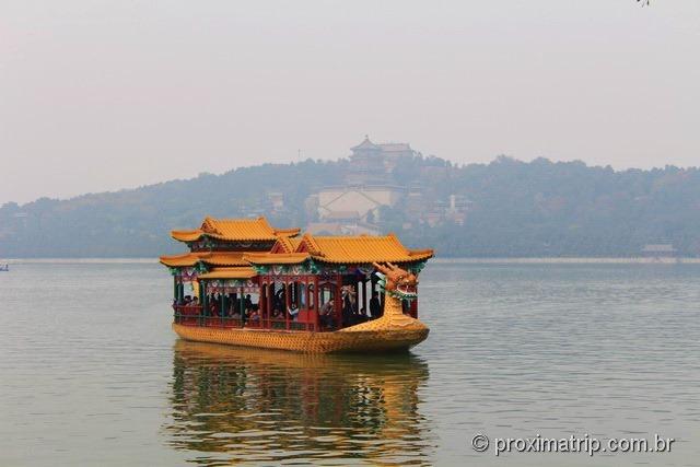 Passeio de barco no Lago Kumming - Palácio de Verão em Pequim