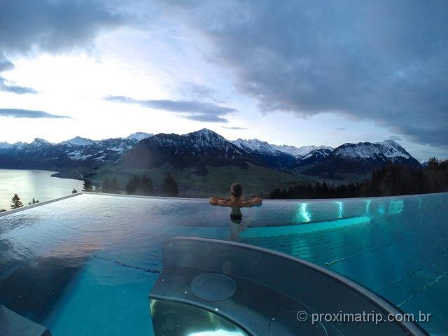 piscina borda infinita hotel Villa Honegg