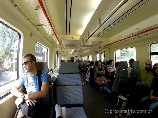 Interior do trem regional de Madri (estação Atocha) até Ávila