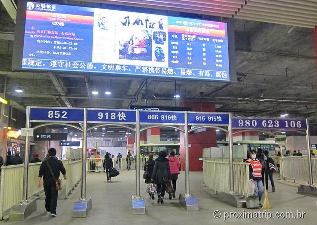 Ônibus 916 de Pequim até Huairou - Muralha da China em Mutianyu