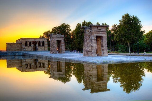 640px-Templo_de_Debod_in_Madrid