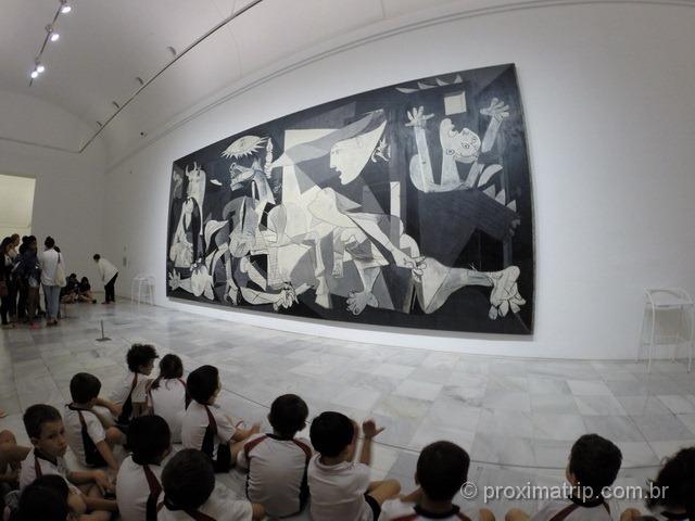 Passeio imperdível em Madri: ver o quadro Guernica, de Picasso!