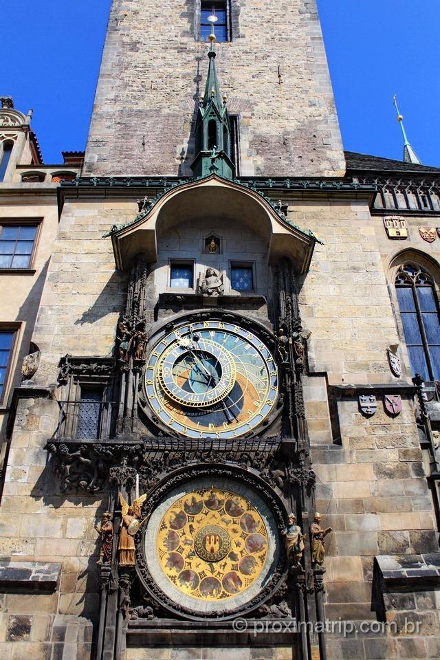 Antiga Prefeitura da Praga e seu Relógio Astronômico