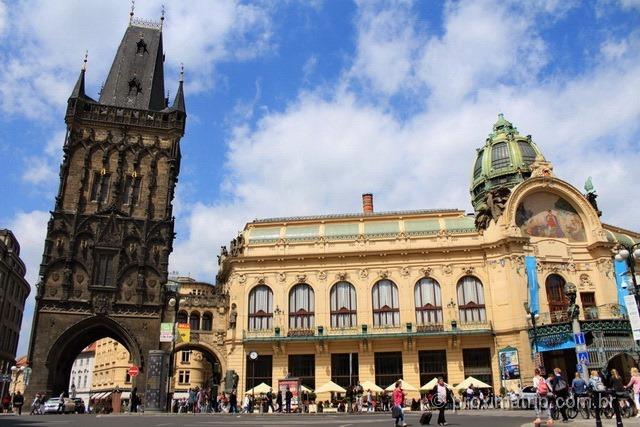 Powder Tower e Casa Municipal de Praga