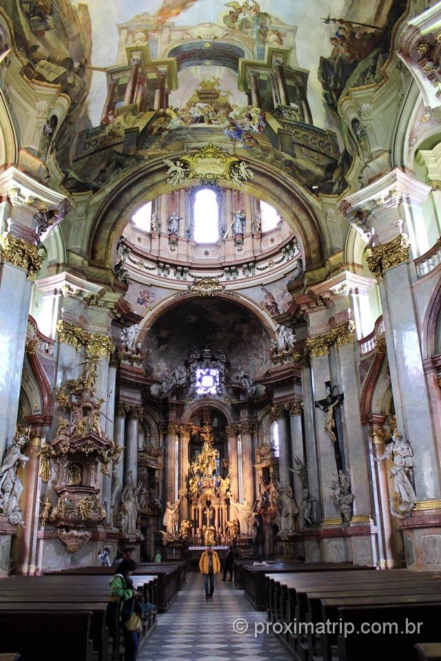 Por dentro da Igreja de São Nicolau – Praga – República Tcheca