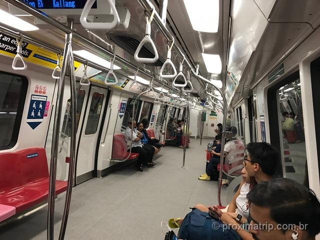 metrô em Cingapura, limpo e moderno!