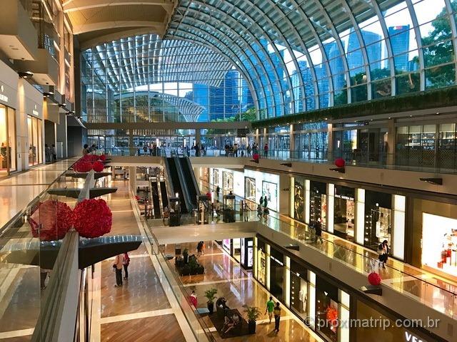 The Shoppes at Marina Bay, um shopping completo em Cingapura