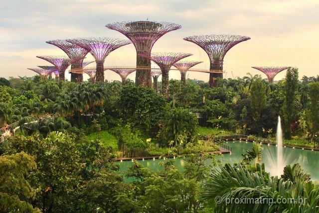 O incrível parque Gardens by the Bay em Cingapura