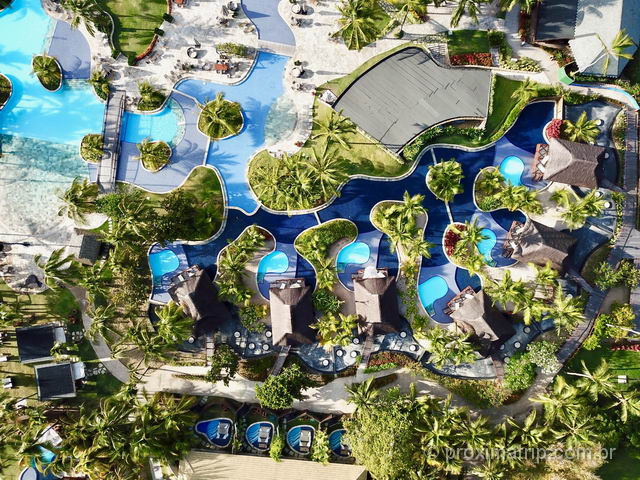 Nannai Resort & Spa: Bangalôs com piscina visto com drone