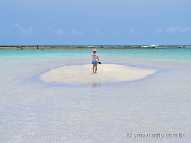 Ilha formada na maré baixa na praia de Antunes, em Maragogi - uma das mais bonitas do Brasil!