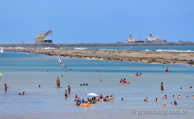 Lazer e diversão na praia de Muro Alto, em Porto de Galinhas