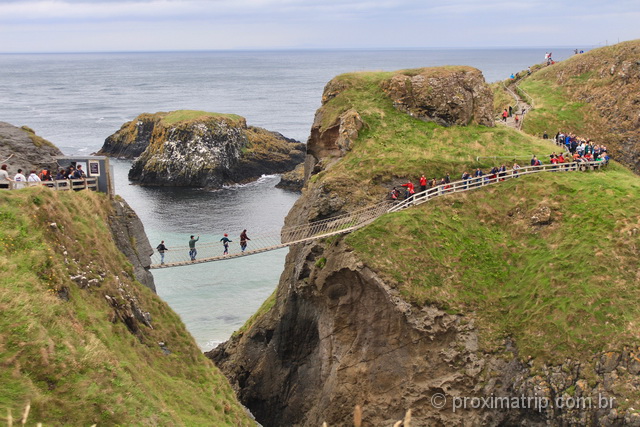 Carrick-a-rede bridge: uma das principais atrações da Irlanda do Norte