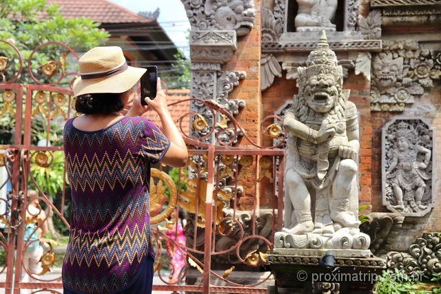 Fotografar estátuas exóticas e diferentes: uma das coisas para se fazer em Ubud