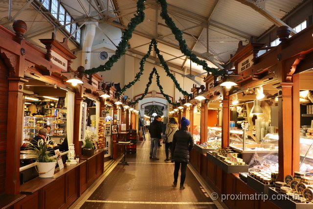 delícias da gastronomia finlandesa no antigo mercado!